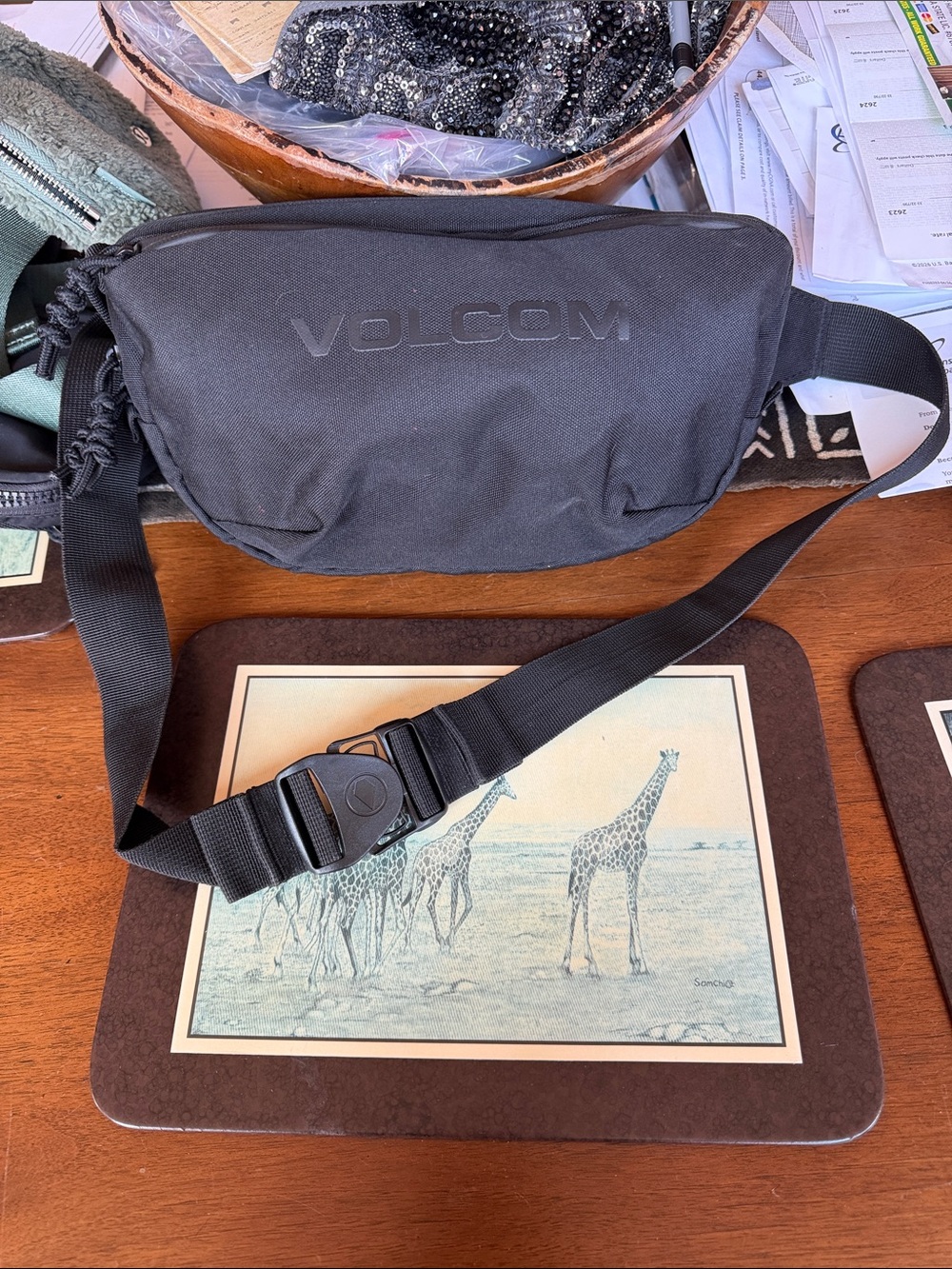 “VOLCOM” Nylon Waist Bag